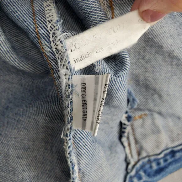 Vintage Looney Tunes Tasmanian Devil Mean and Rough Patch Jean Jacket Large - Picture 12 of 16